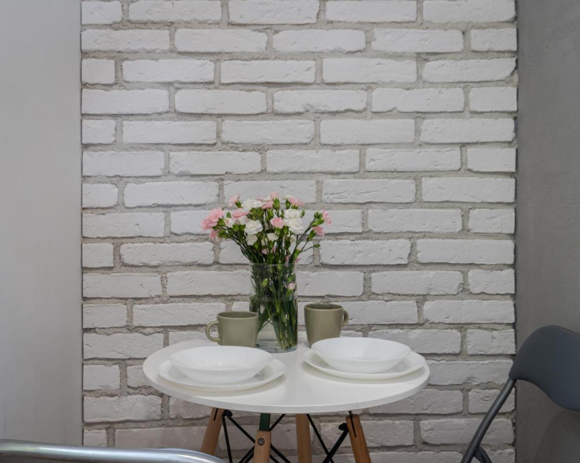 Parkside Fresh Apartments - Old Town Guesthouse - By Upstairs คราคูฟ ภายนอก รูปภาพ