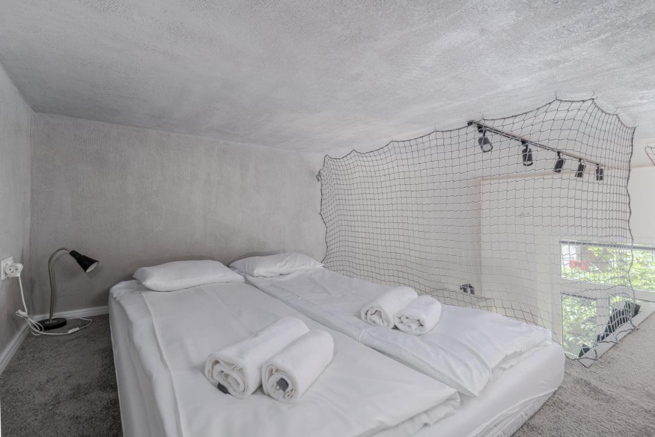 Parkside Fresh Apartments - Old Town Guesthouse - By Upstairs คราคูฟ ภายนอก รูปภาพ